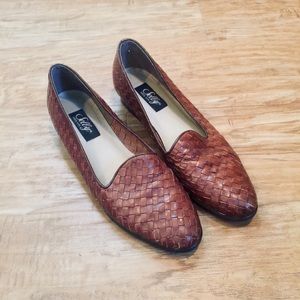 SOLD 🎈 Vintage Leather Woven Loafers